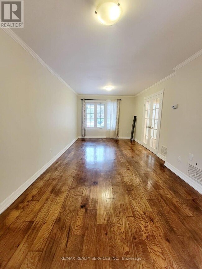 Photo du bâtiment - 15 Chipmunk Crescent