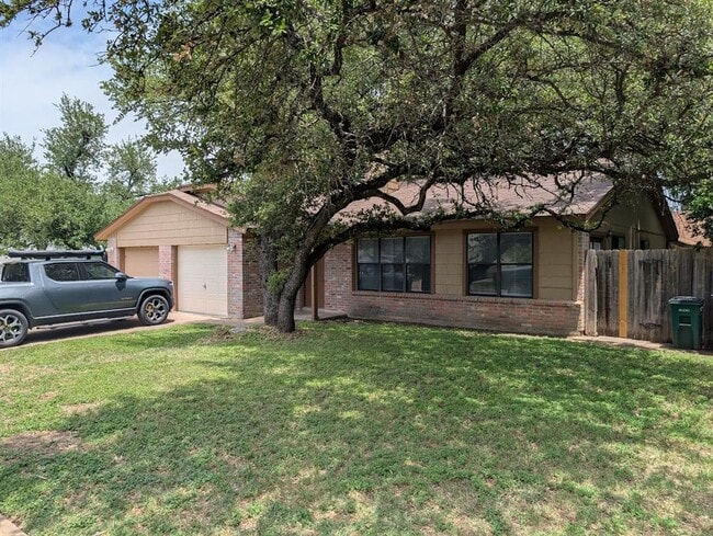 Building Photo - 8315 Cahill Dr
