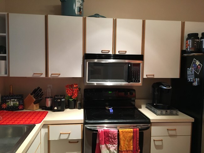 Kitchen - 100 Denniston St
