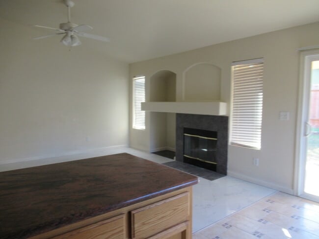 Building Photo - 405 Donner Ct