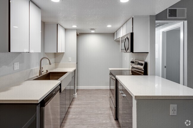 1HAB, 1BA - 694 ft² - The 3900 Apartments