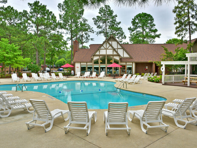 Piscina espectacular y terraza - Lake in the Pines