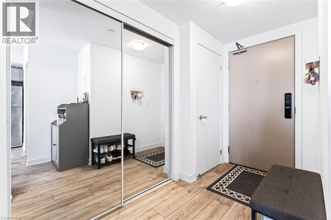 Photo du bâtiment - 3210 Dakota Cmn