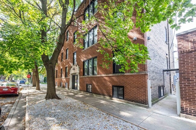 Building Photo - 4638 N Hamilton Ave