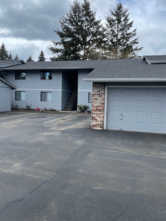 Building Photo - 1424 NE 140th Ave