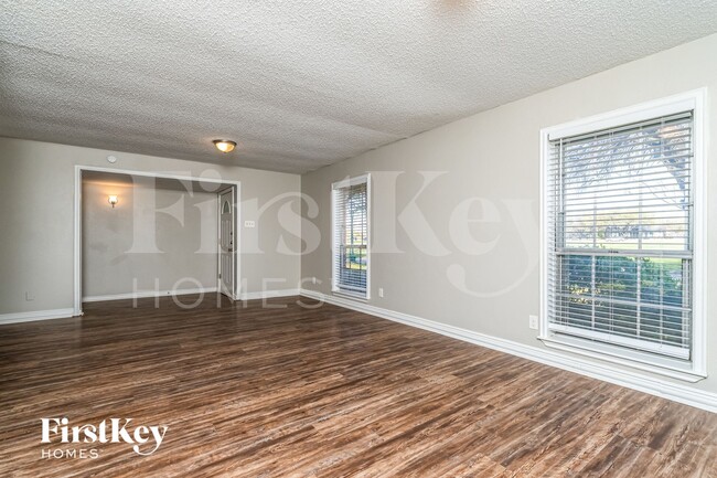 Building Photo - 4913 Alta Oaks Ln