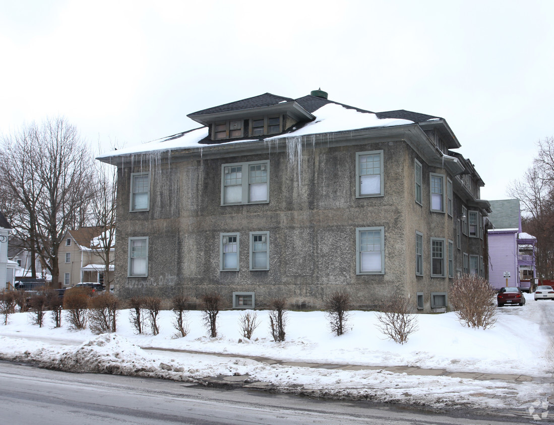 Building Photo - 578-580 Westcott St