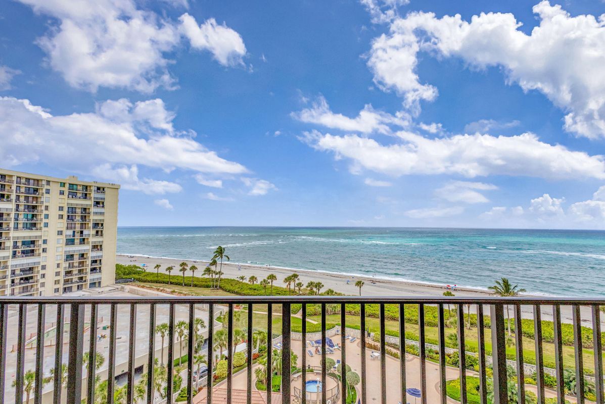 Foto del edificio - 300 Ocean Trail Way