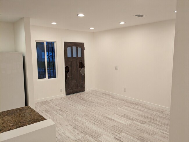 Entry - 17114 Elgar Ave