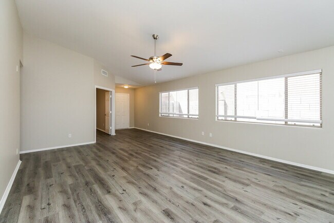 Building Photo - 5322 W Jessica Ln