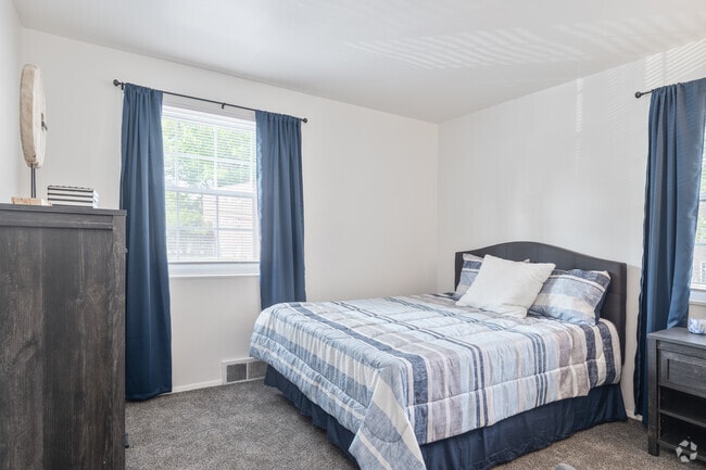 2BR Standard - Primary Bedroom - Broadview Gardens Apartments
