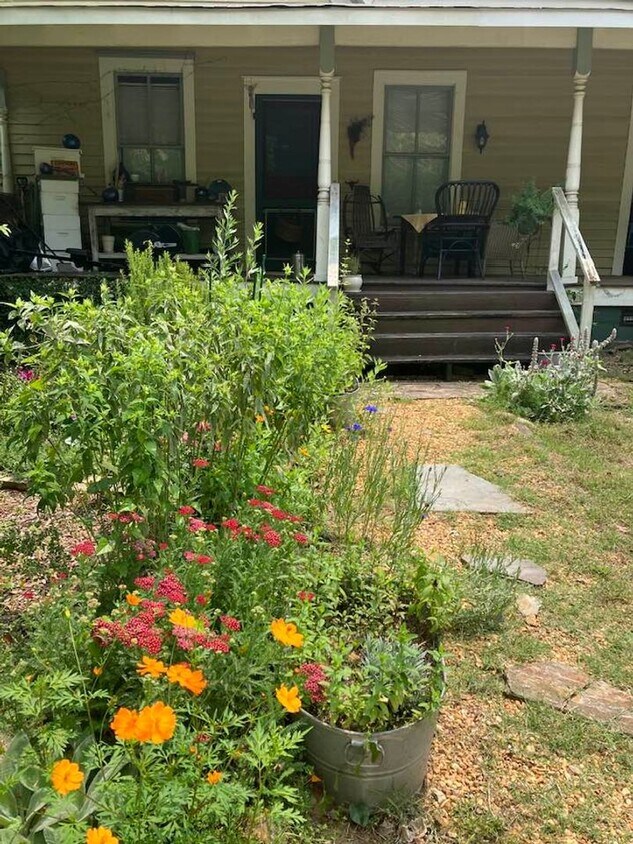 Foto principal - Charming 2BR Duplex in Boulevard – Walk to...