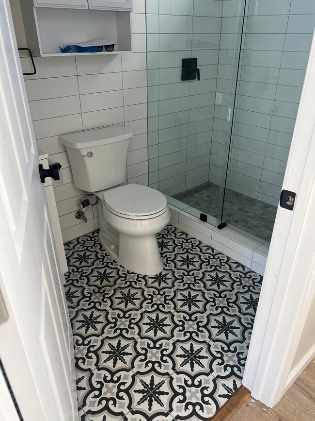 NEW MOSAIC BATH TILE - 240 N 4th St