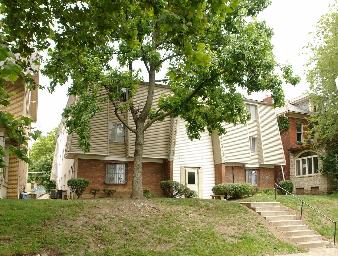Building Photo - 94 E 18th Ave