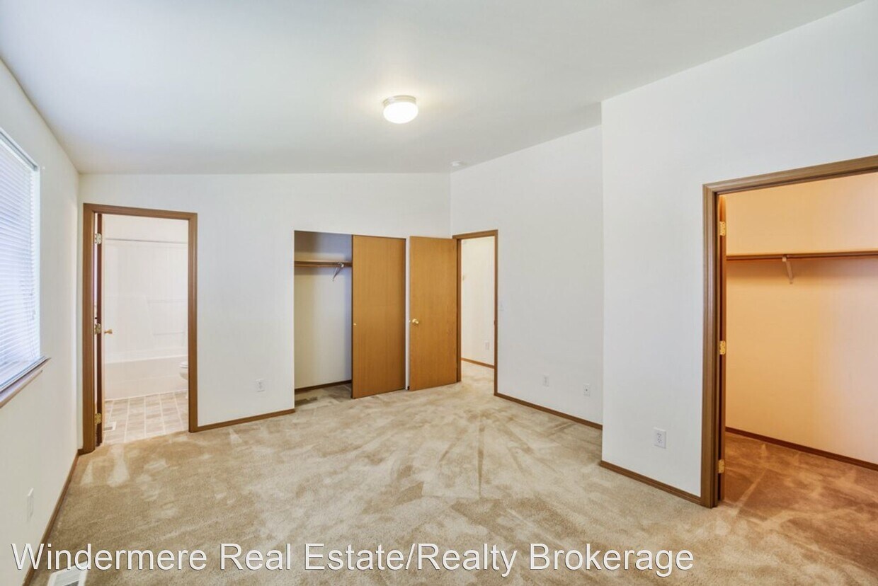 Primary Photo - 5 br, 2.5 bath House - 7903 58th St NE