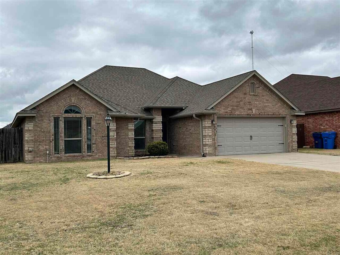 312 Northeast Mountain Meadow Drive, Cache, OK 73527 House Rental in Cache, OK