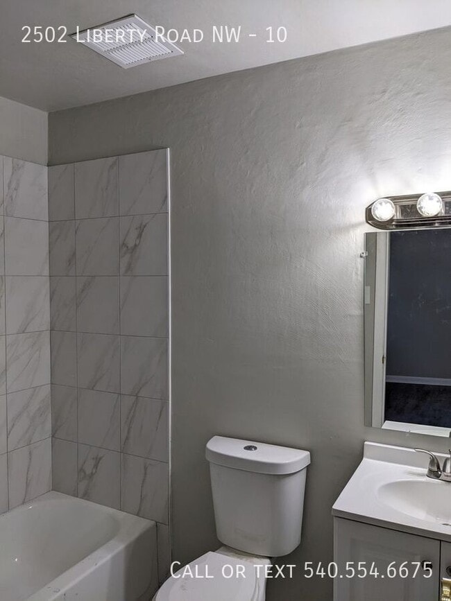 Foto del edificio - 2502 Liberty Rd NW