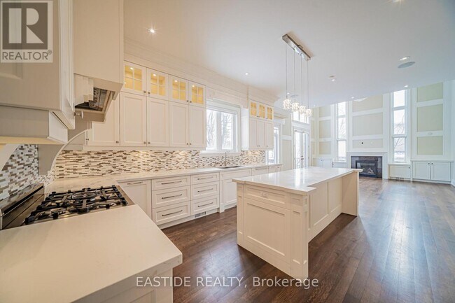 Building Photo - 19 Parker Ave