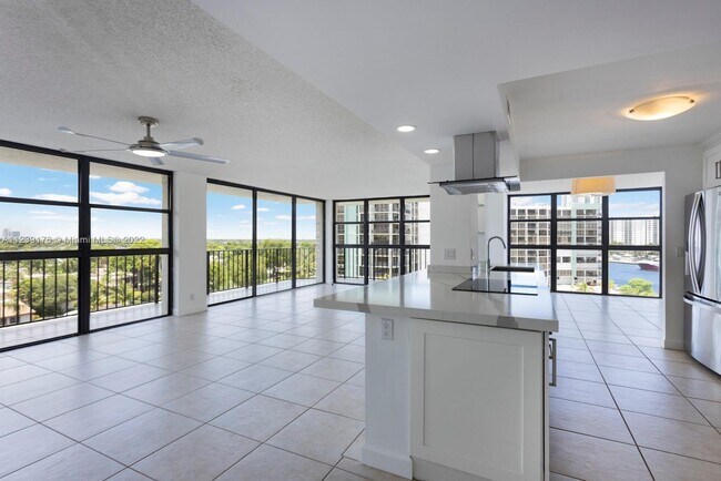 Building Photo - 200  Leslie Dr  709 Hallandale Beach Fl 33009