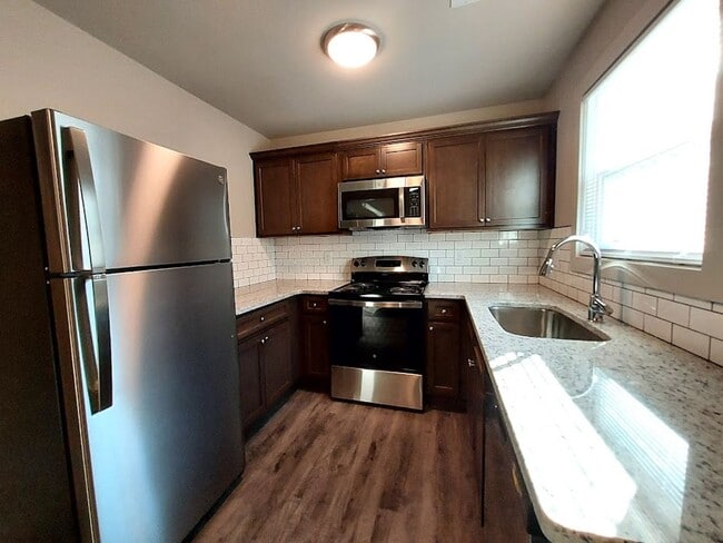 Building Photo - 8 Stephanie Dr