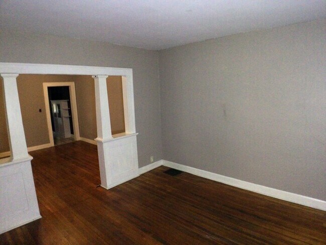 Building Photo - 1325 N Olney St
