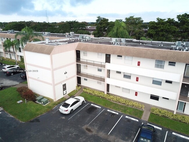 Building Photo - 8330 Sands Point Blvd