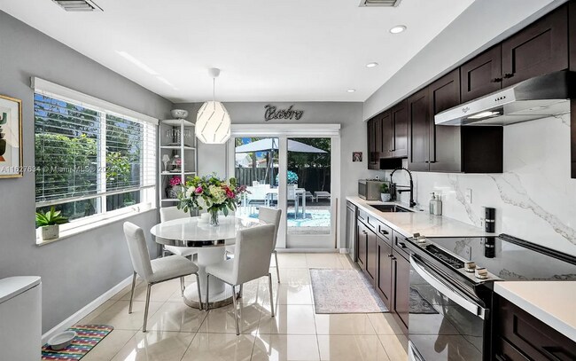 Foto del edificio - 1001 NE 17th Ct