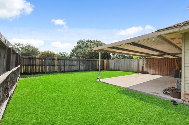 Foto del edificio - 5218 Beaverbrook Dr