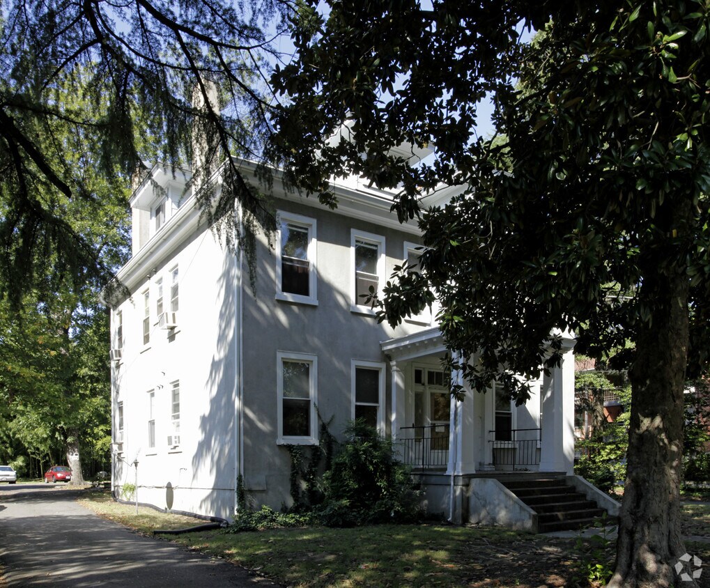 Building Photo - 3806 Chamberlayne Ave