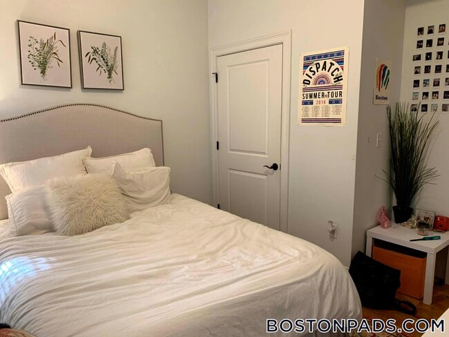 Building Photo - 26 Washburn St