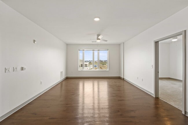 Building Photo - The Wildwood at Main