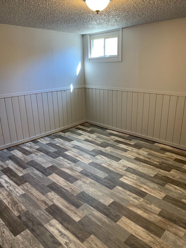 405 E Watertown St Unit 1, Rapid City, SD 57701 Room for Rent in