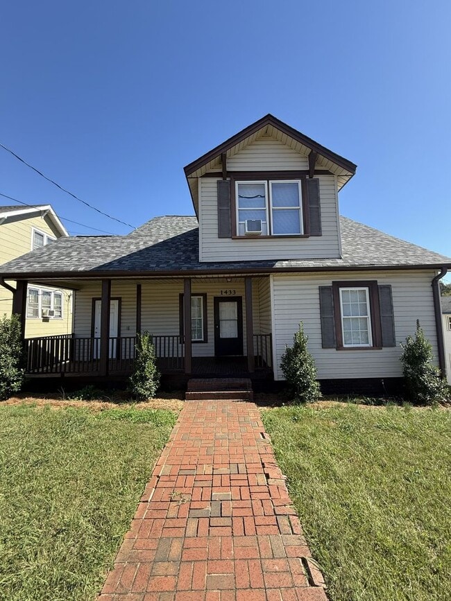 Close To Downtown & Vibrant Winston Attractions!! - Close To Downtown & Vibrant Winston Attractions!! House