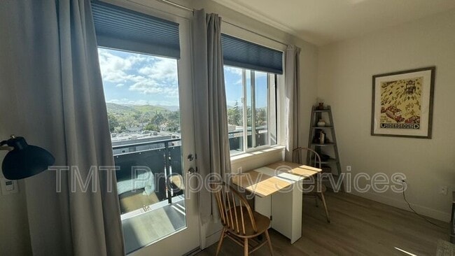 Foto del edificio - 2475 Victoria Ave