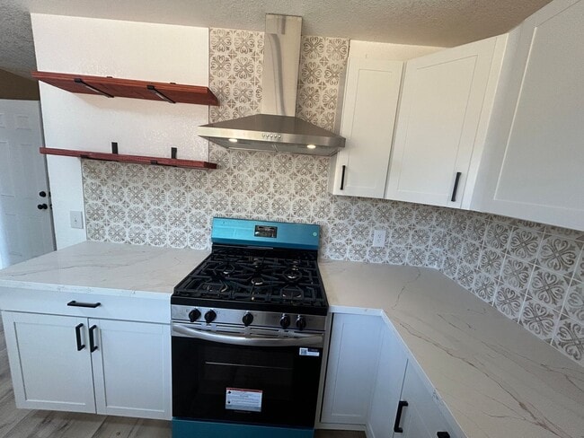 Building Photo - NEW, NEW NEW in Hanford