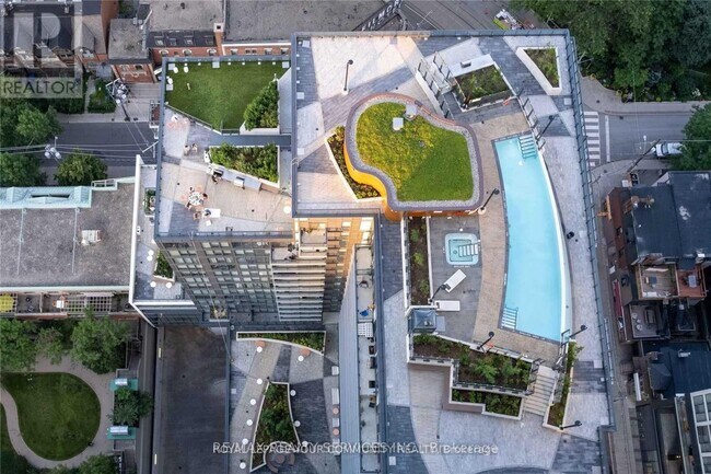 Photo du bâtiment - 251-1251 Jarvis St