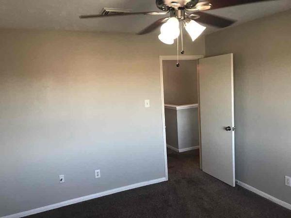 Building Photo - 518 Foxglove Dr