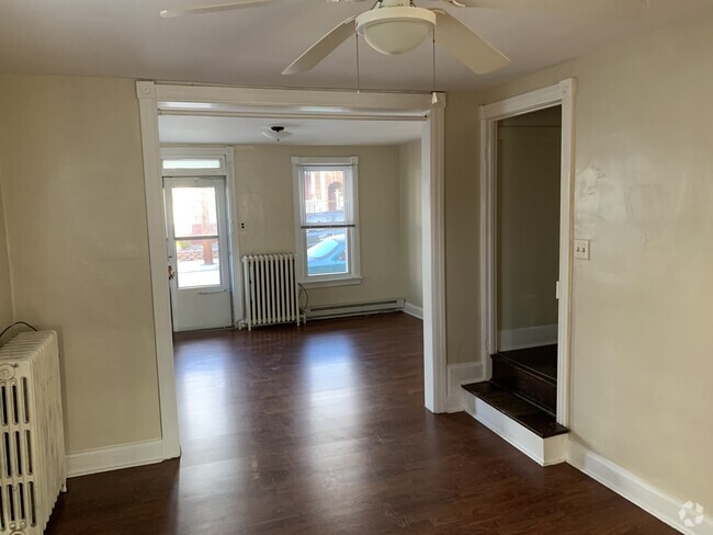 Building Photo - 143 N Potomac St