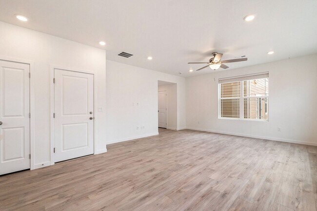 Foto del edificio - 2675 Painted Turtle Ave