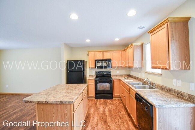 Foto del edificio - 2 br, 2.5 bath House - 15404 Townsend Ave