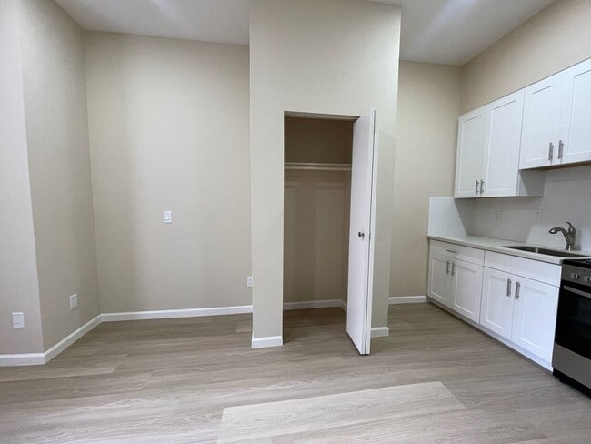 Foto del edificio - 1012 Grant Ave