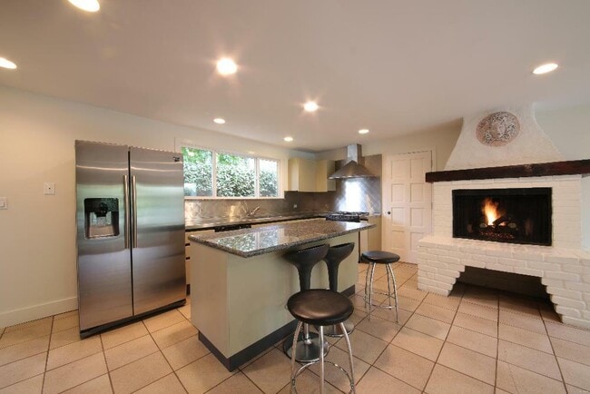 Building Photo - 122 Baltimore Ave