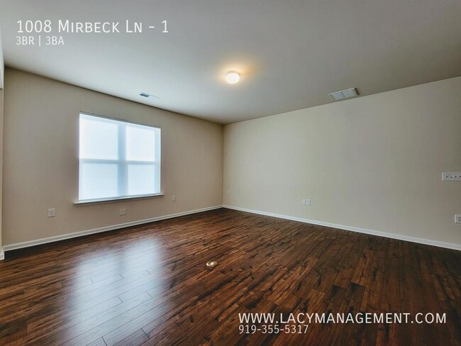 Foto del edificio - 1008 Mirbeck Ln