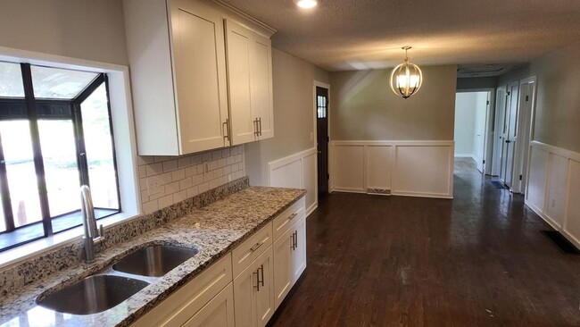 Foto del edificio - 8430 Oak St