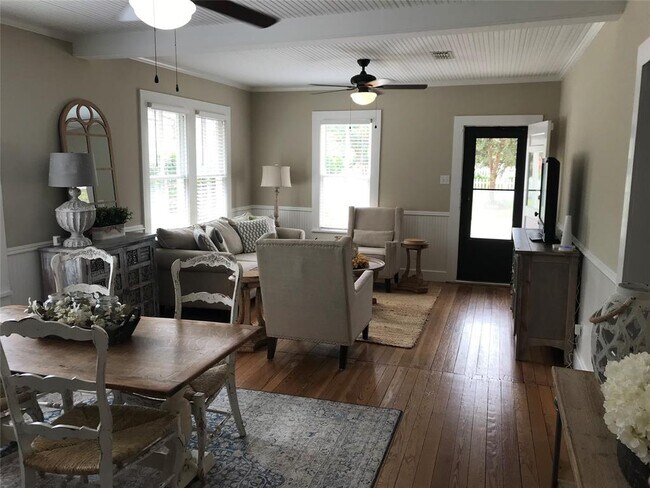 Building Photo - 511 S Park St