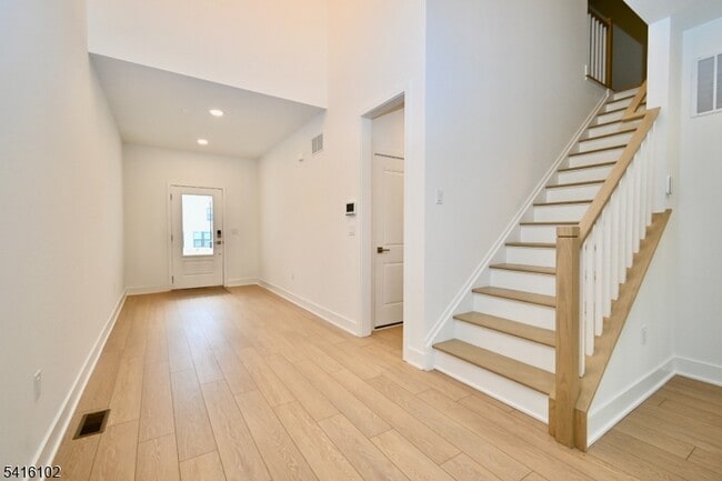 Building Photo - 26 Arowana Rd