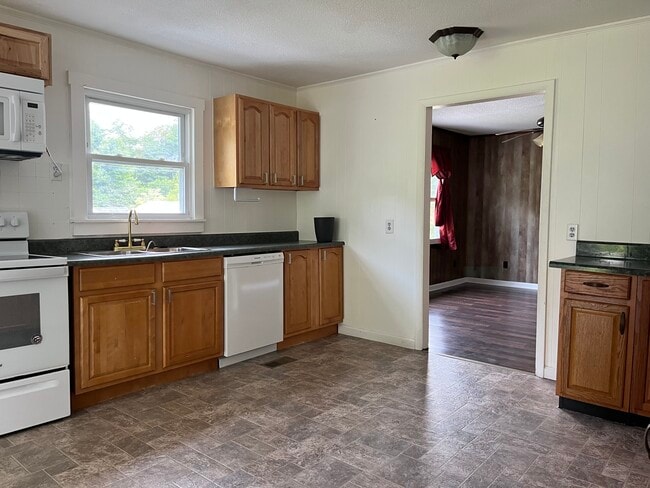 Building Photo - 1699 Indian Ridge Rd