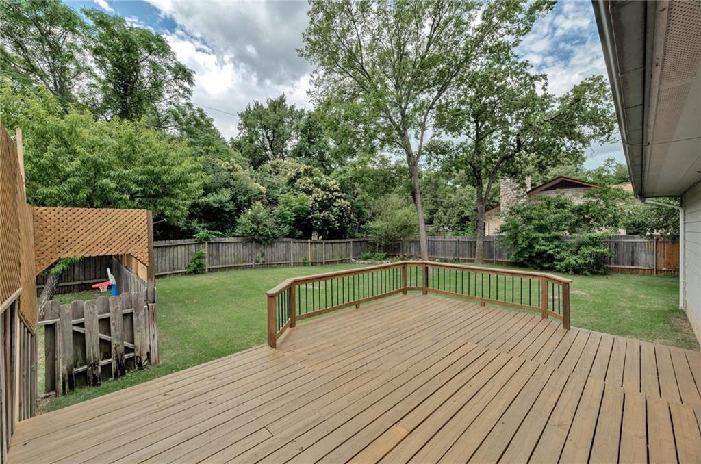 Foto del edificio - 5618 Oak Blvd