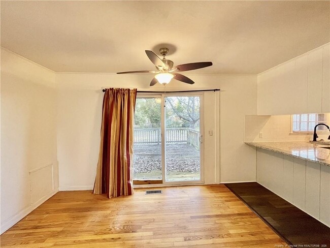 Building Photo - 3522 Thomas Dr