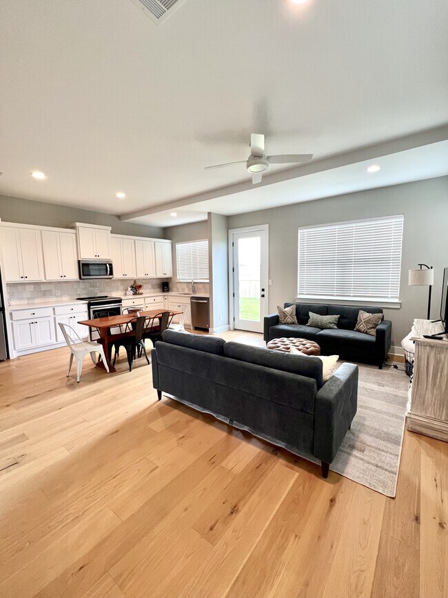 Foto del edificio - 216 E 20th St